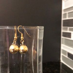 NWOT Gold Tone Ball Earrings